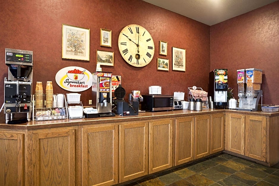 Super 8 by Wyndham Troy