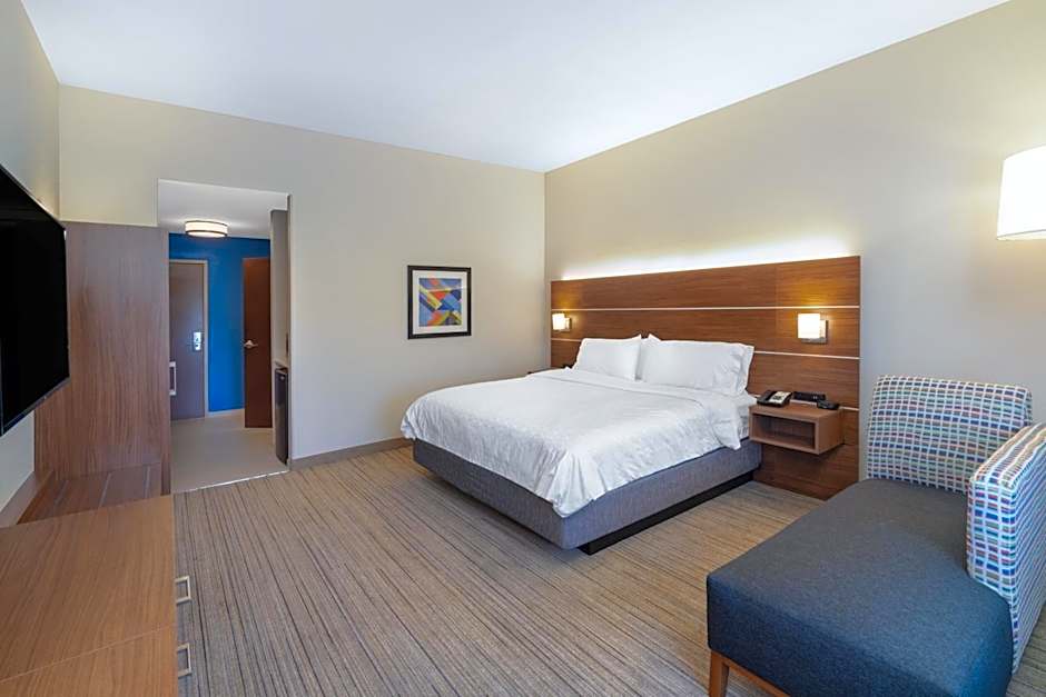 Holiday Inn Express Hotel & Suites Talladega By IHG