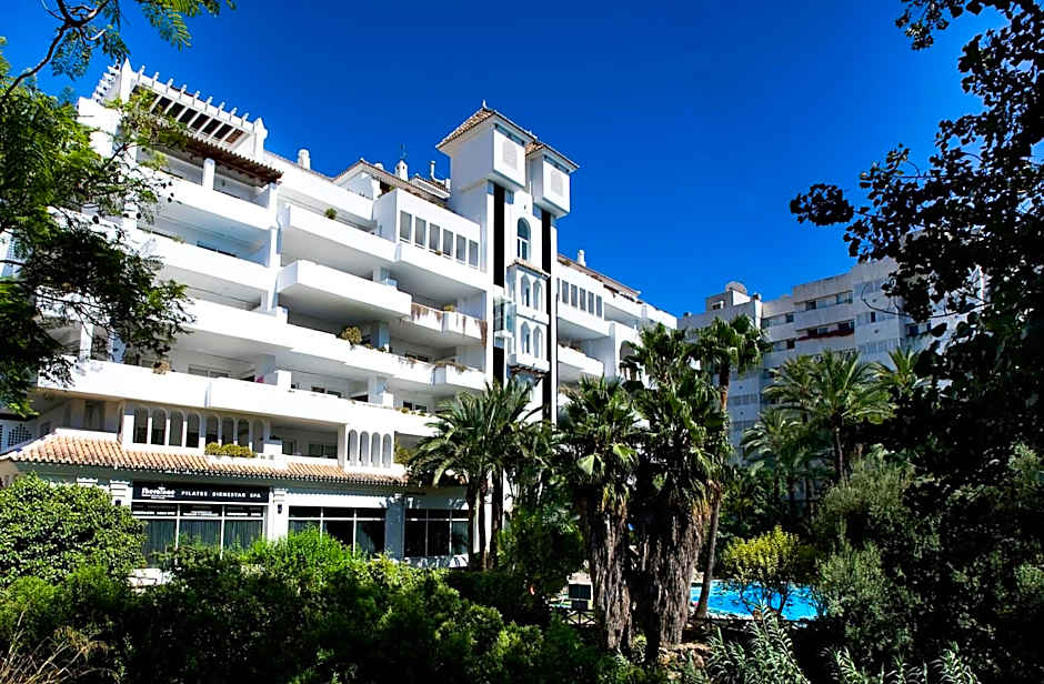 Aparthotel Monarque Sult