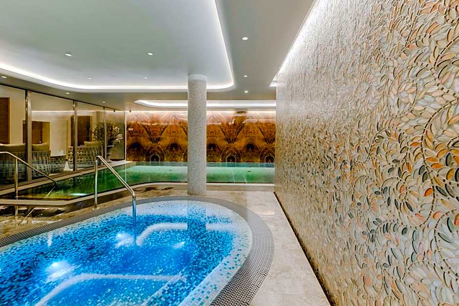 Grand Poet Hotel and SPA by Semarah