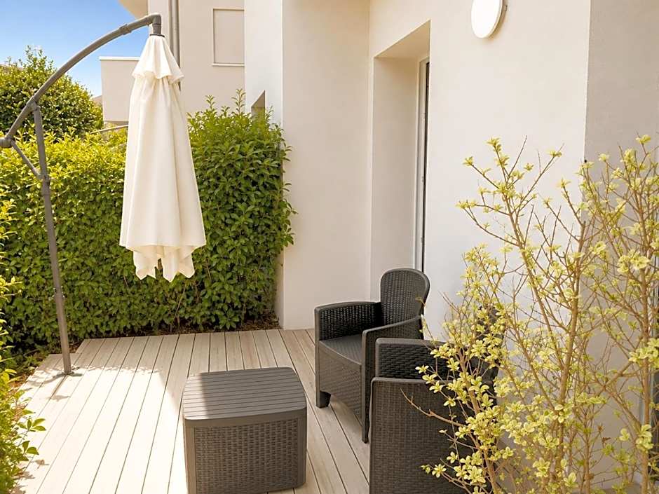 Amare Suite & Apartments