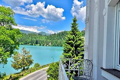 Executive Suite with Lake View