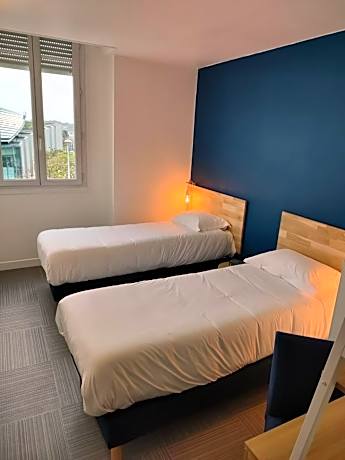 Twin Room with Shower