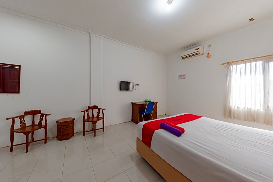 RedDoorz near Samarinda Square