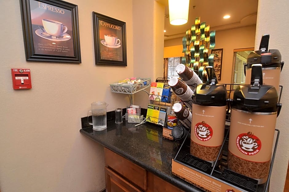 AmericInn by Wyndham Des Moines Airport