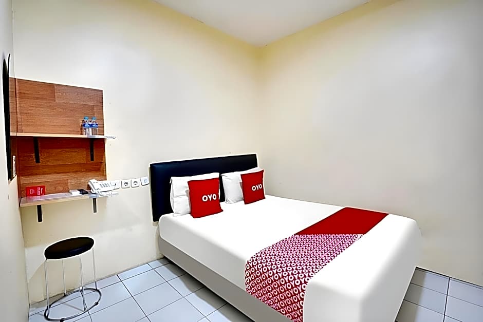 RedDoorz Plus near Galaxy Mall