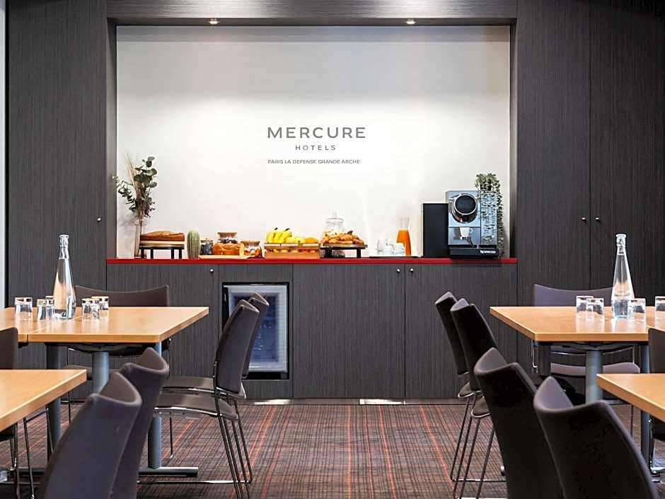 Mercure Paris La Défense Grande Arche Hotel