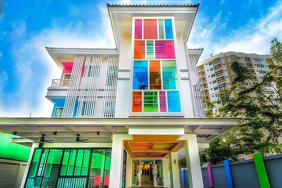 The Tint at Phuket Town Hotel