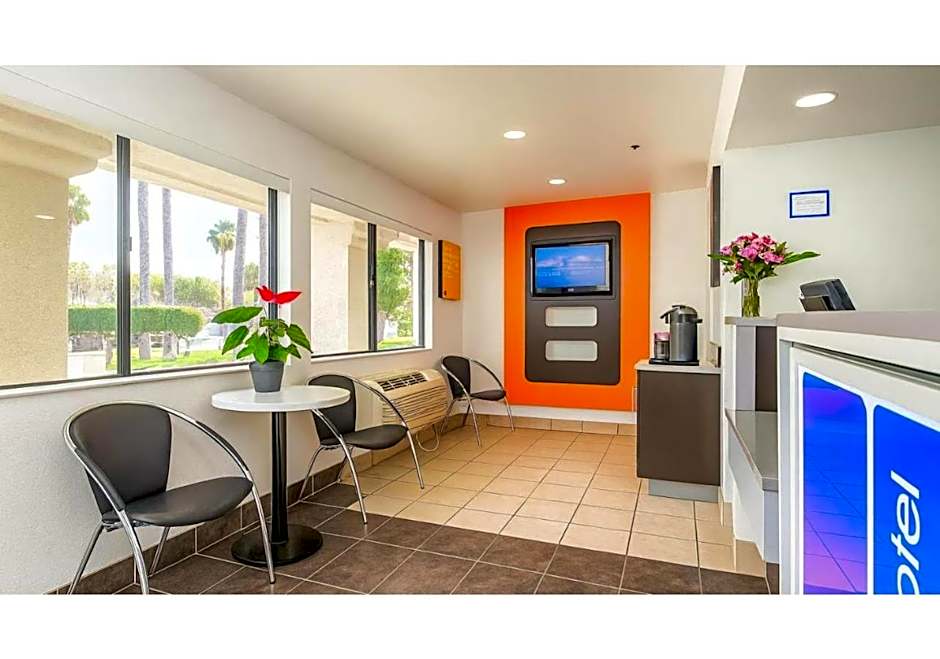 Motel 6-Carlsbad, CA Beach