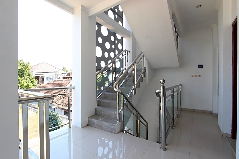 Hotel O Griya Lestari Pati 2