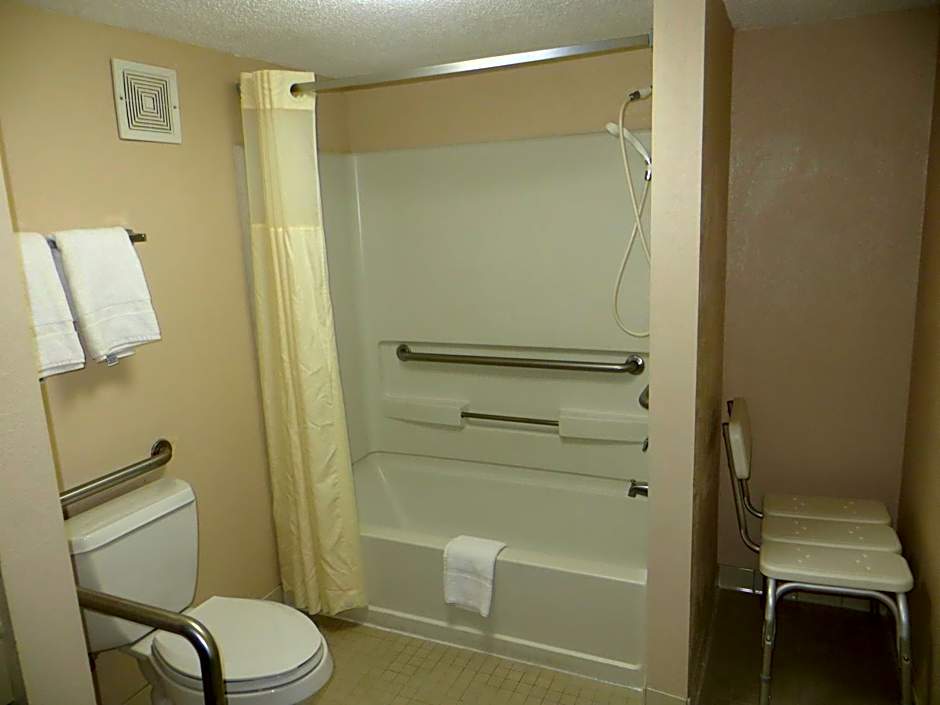 Travelodge by Wyndham Knoxville East