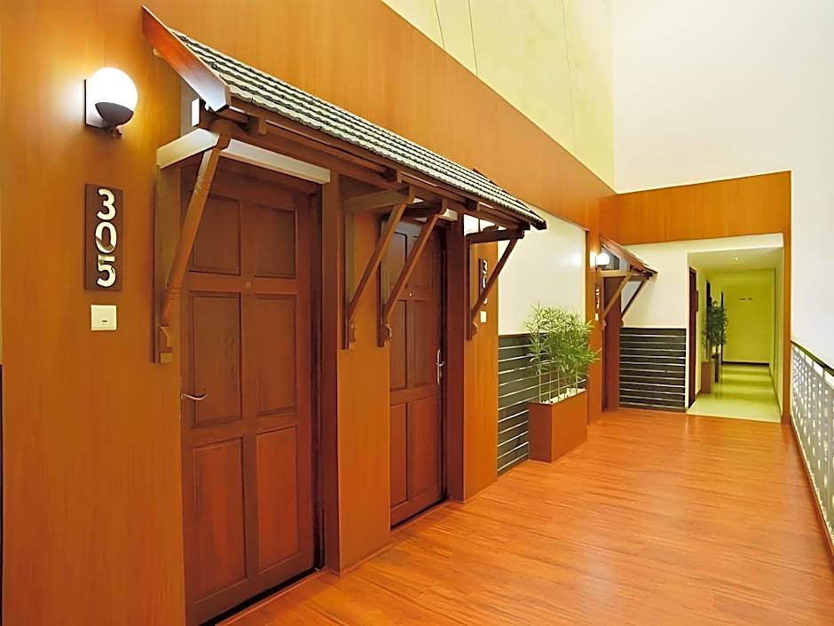 Hotel Marina Residency