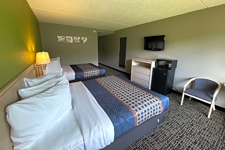 2 Queen Beds, Mobility Accessible Room, Bathtub w/ Grab bars, Non-Smoking