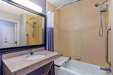 La Quinta Inn & Suites by Wyndham Fultondale