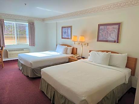 Queen Room with Two Queen Beds - Non-Smoking