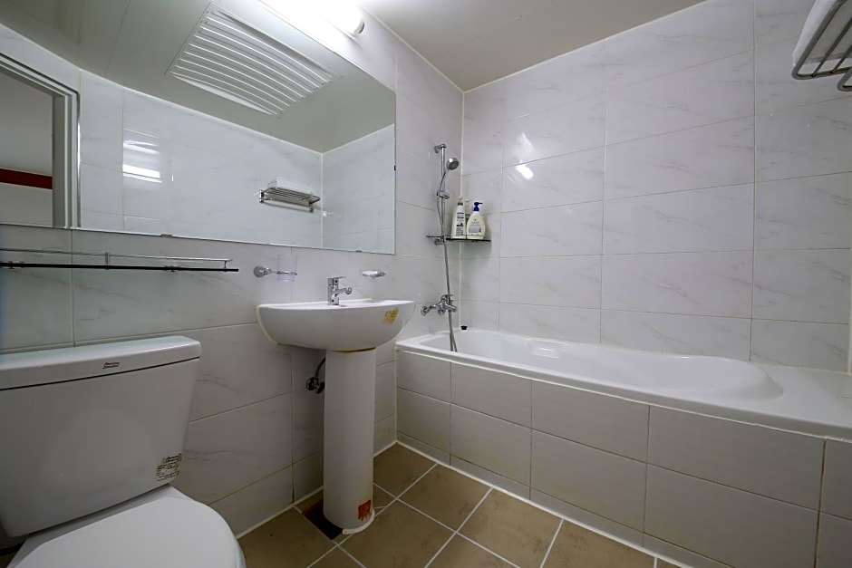 Abata Business Hotel