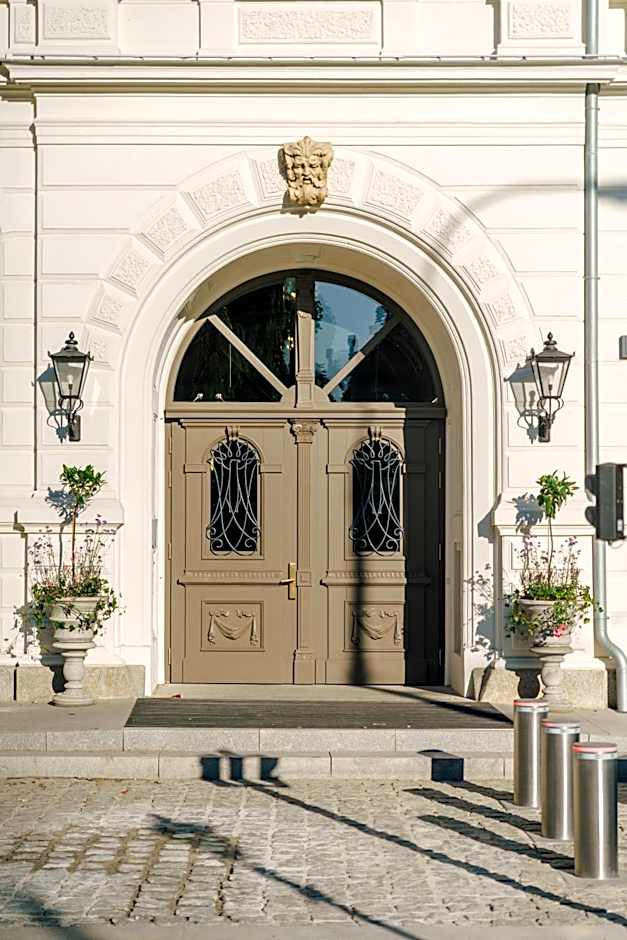 Hotel Altus Palace - Destigo Hotels