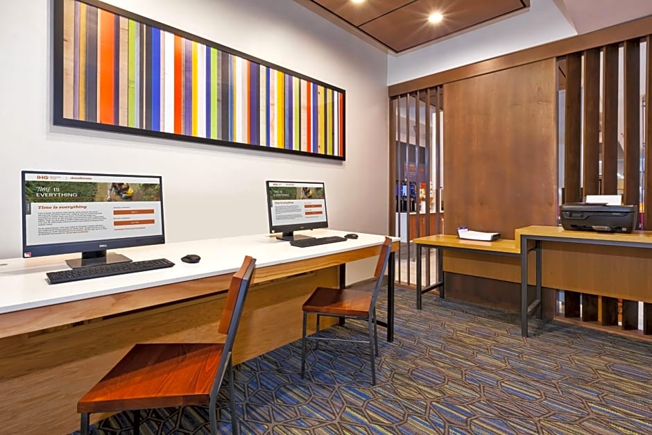 Holiday Inn Express Hotel & Suites Cleveland-Richfield, an IHG Hotel