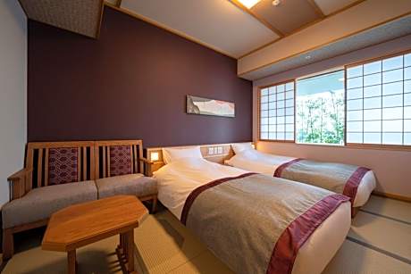 Twin Room with Tatami - Non-Smoking