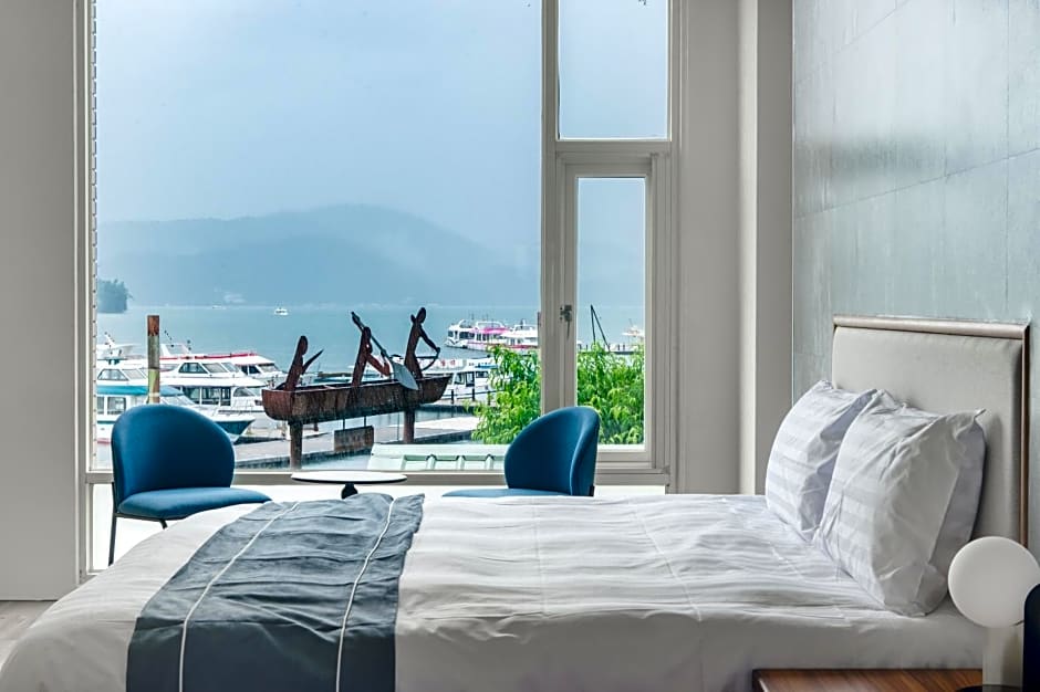 Shui Yang Lakeview House with Elevator