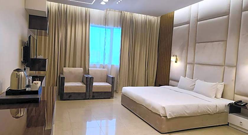 Clifton International Hotel