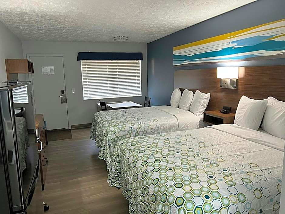 HomeTowne Studios by Red Roof Georgetown, KY