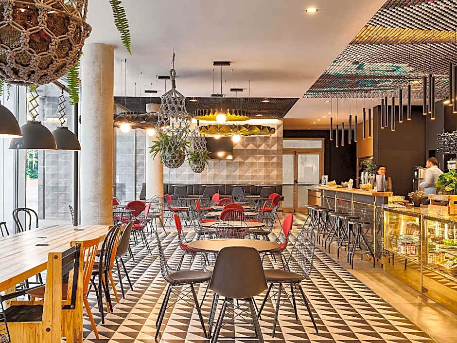 ibis Barcelona Pza Glories 22