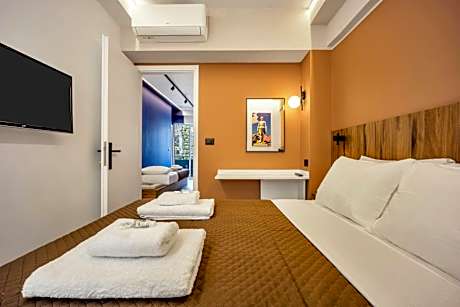 Two-Bedroom Deluxe Apartment with Balcony