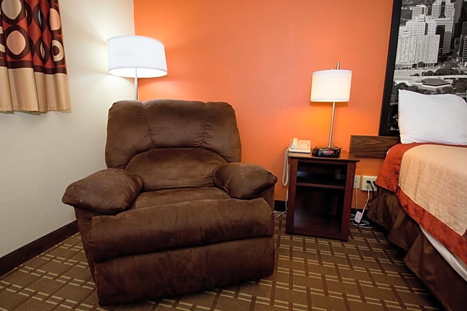 Super 8 by Wyndham Altoona