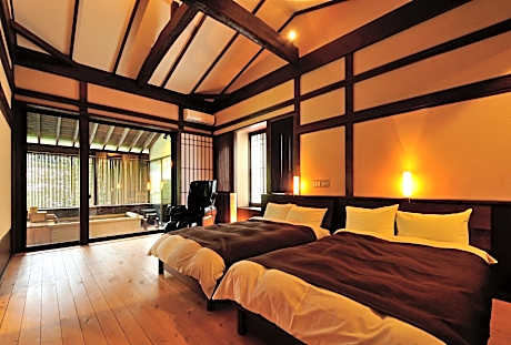 Quadruple Room with Private External Bathroom