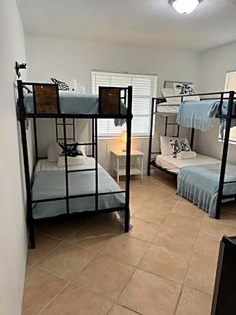 Hostel Beds & Sheets FLL AIRPORT