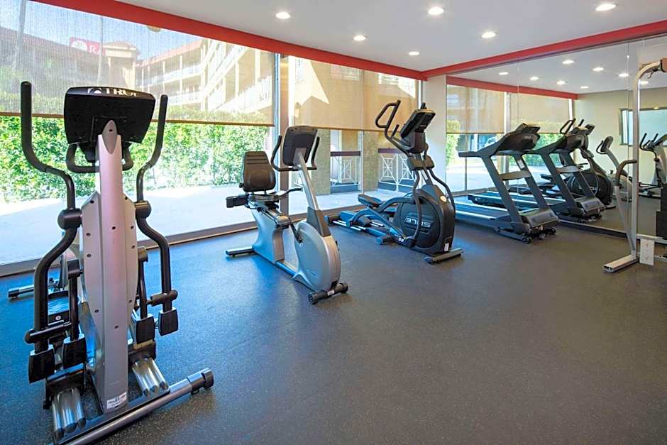 Ramada by Wyndham Burbank Airport