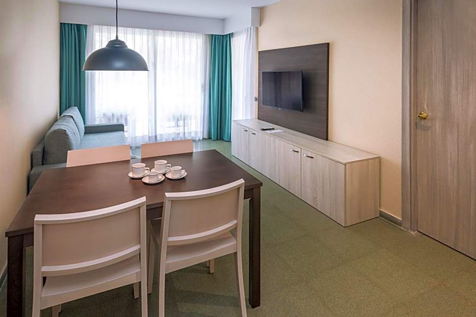 GHT Oasis Park & Spa