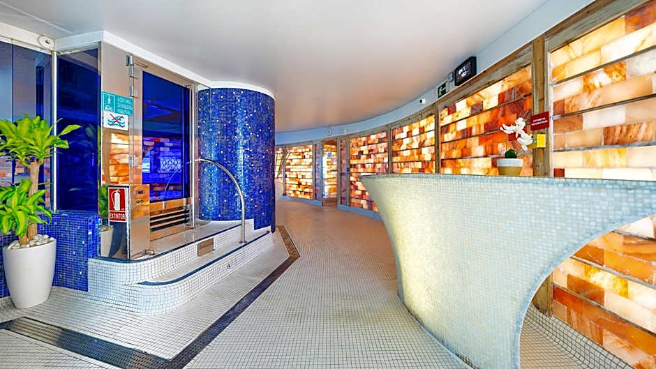 BULL Reina Isabel & SPA