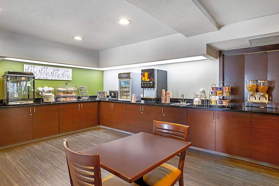 Sleep Inn & Suites Cross Lanes - South Charleston