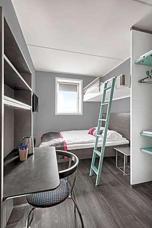 Standard Queen Room with Extra Bed