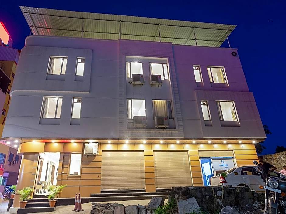 Hotel Anchal Villa By YB Hotels