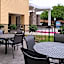 Fairfield Inn & Suites by Marriott Arlington Near Six Flags