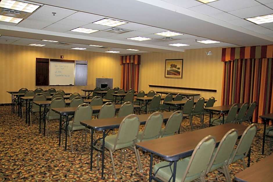 Hampton Inn By Hilton Adel