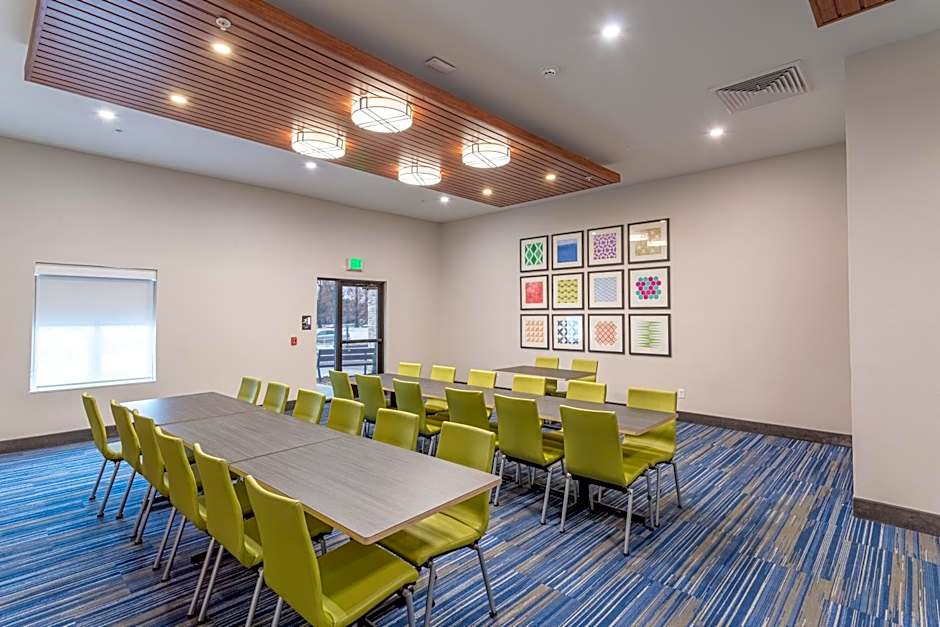 Holiday Inn Express And Suites Columbus - Worthington By IHG