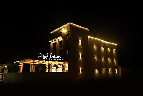 Dusk And Dawn Hotel