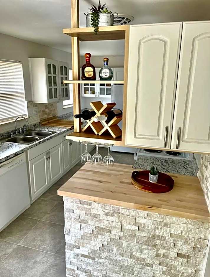 Beach House 15 min from Clearwater Beach