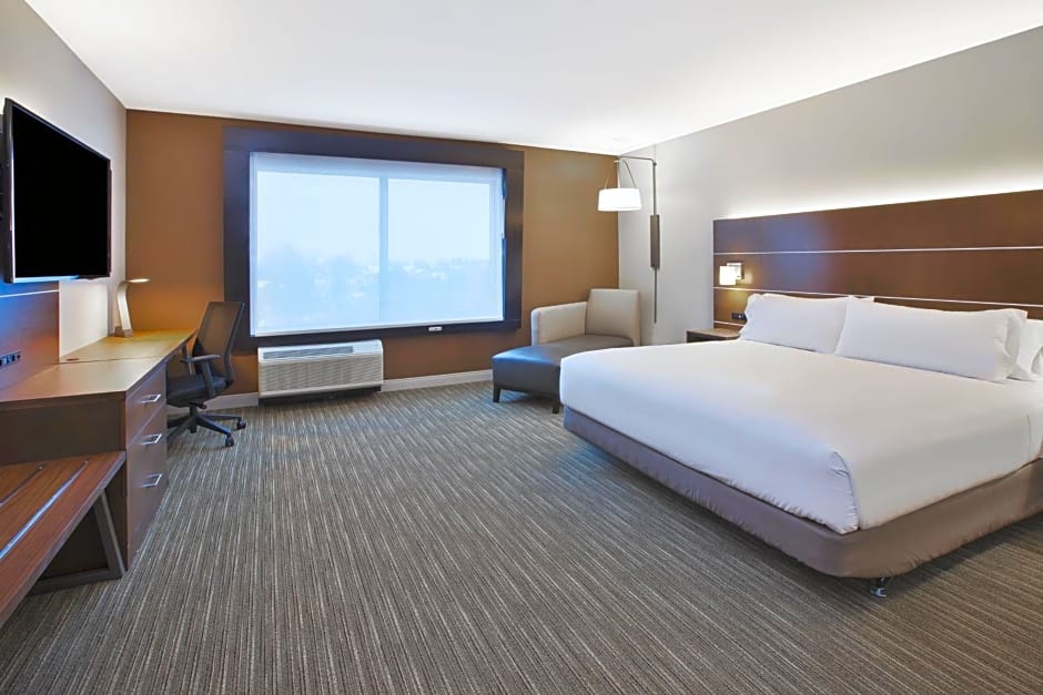 Holiday Inn Express & Suites Okemos - University Area By IHG