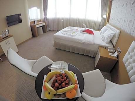 Yol İş Holiday Adana Otel