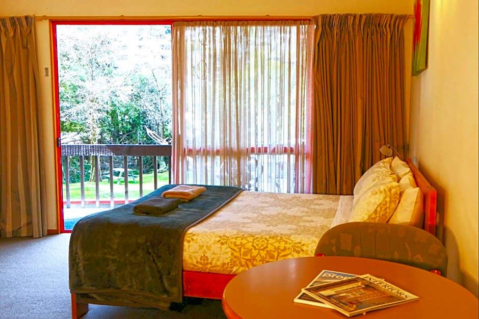 Queenstown Holiday Park Creeksyde