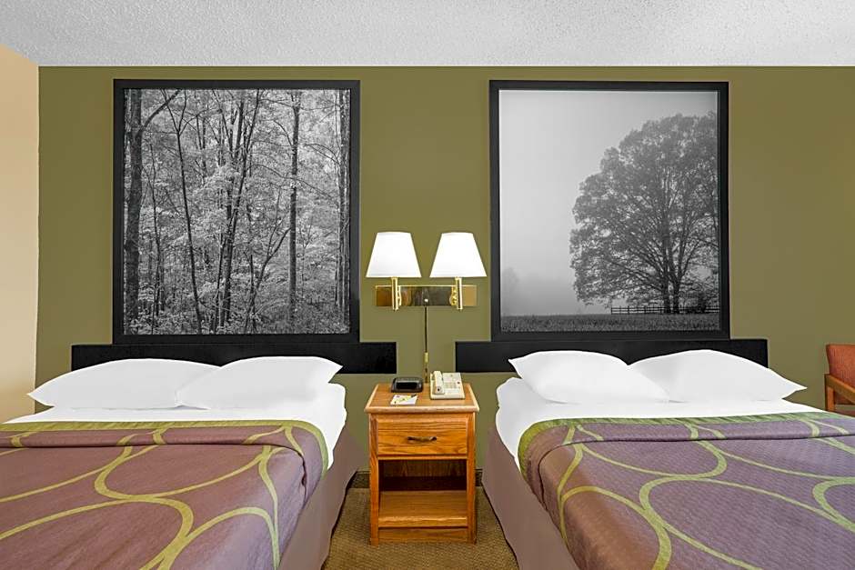 Super 8 by Wyndham Roanoke VA