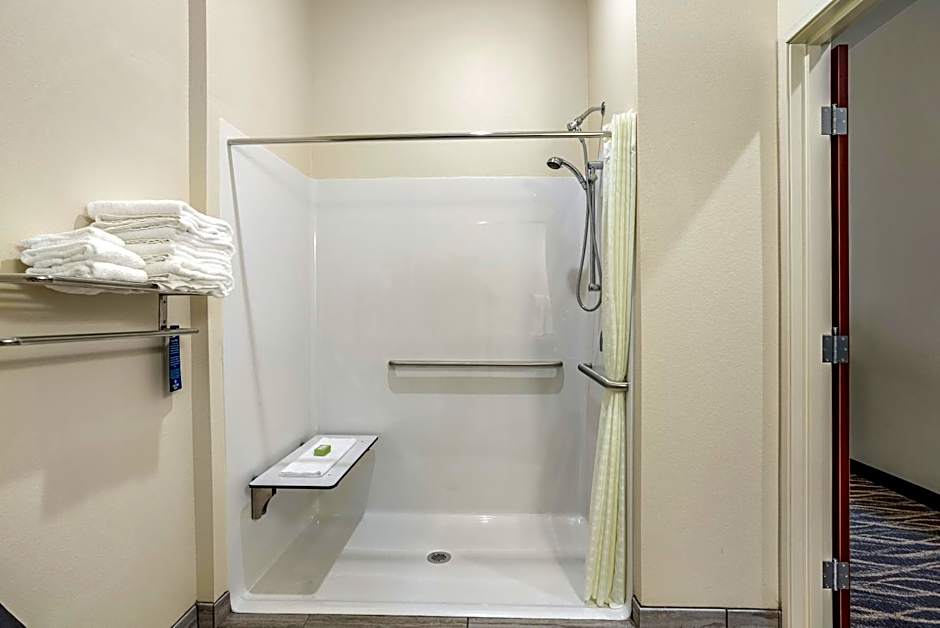 Cobblestone Hotel & Suites - De Pere