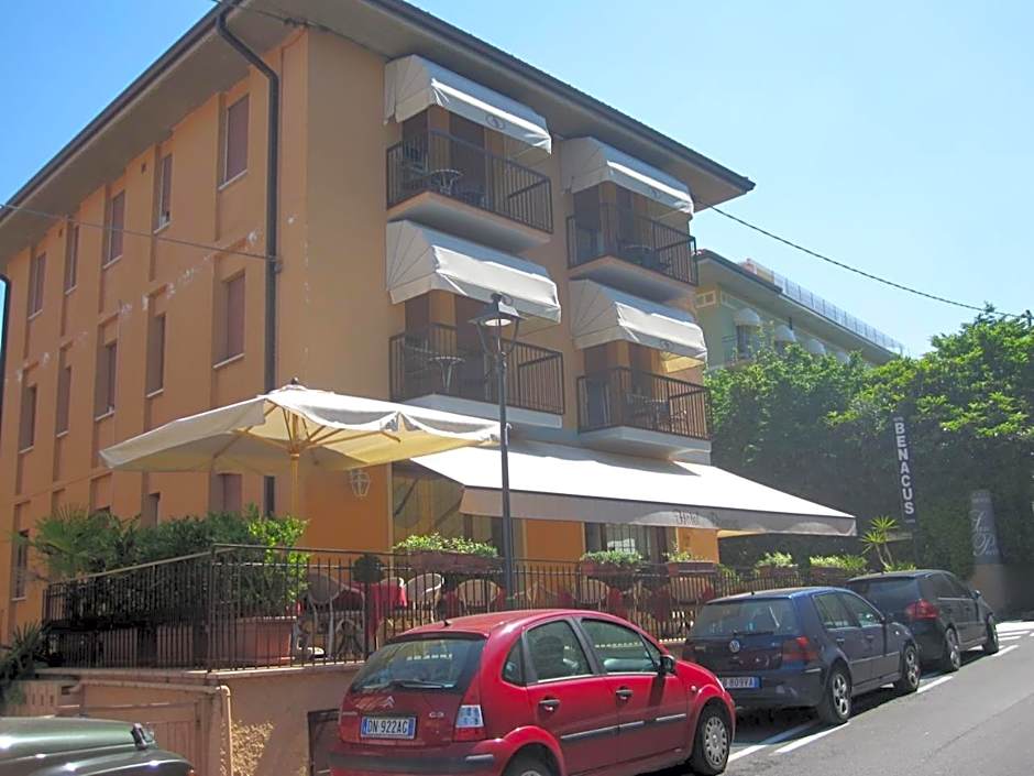 Hotel Benacus