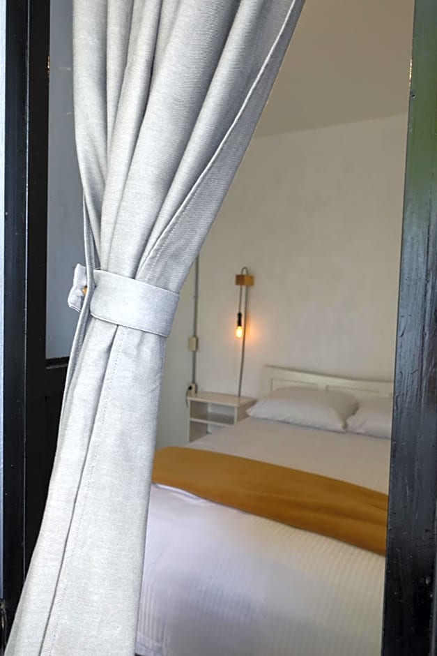 La Tozi Hotel