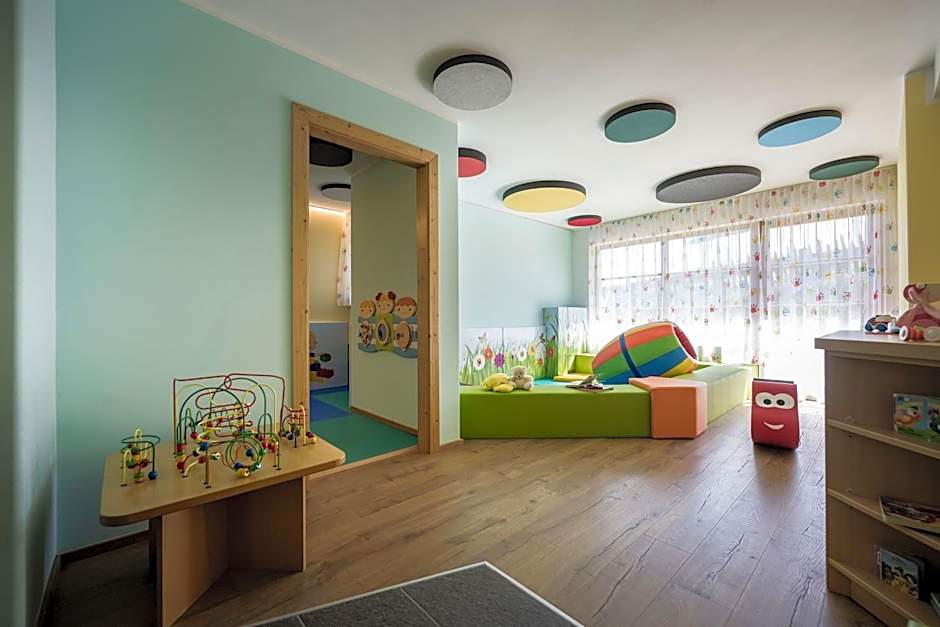 Post Alpina - Family Mountain Chalets